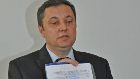 Заплашваният Янев няма да спре, разкрива далавери на БСП