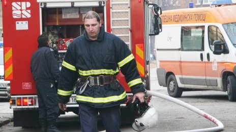Две момиченца загинаха при пожар в село Гложене