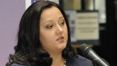 Павлова е злоупотребила с власт, скочи Петков