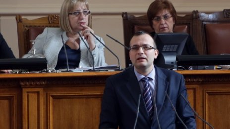 Иванова е на горещия стол и ще я изпържат! 