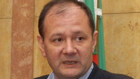 Дянков и за бушон не става, отдавна е изгорял!