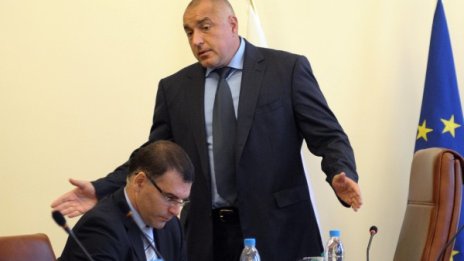 Изгонването на финансист №1 – все едно пада правителството