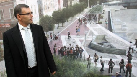 Ще продължавам да помагам, обеща Дянков