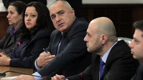 Навсякъде революцията е изяла децата си!