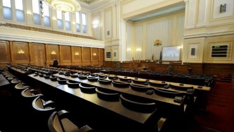 След оставката на Борисов парламентът се наработи 