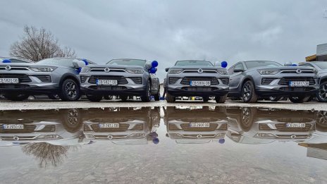 Ще опазват защитените зони от "Натура 2000" с нови вископроходими коли СНИМКИ