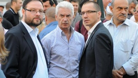 Половината министри в оставка ухажвани за служебен премиер 