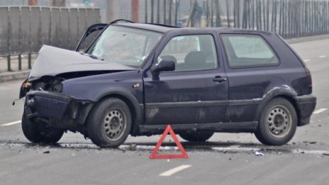 Трима са загинали в катастрофи през денонощието