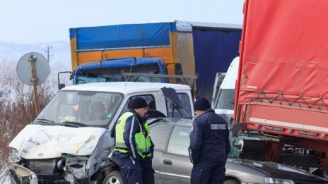 Един човек загина при верижна катастрофа край Килифарево