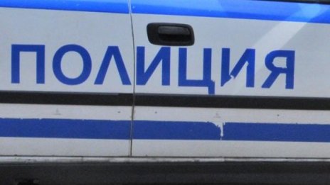 Задържаха четири деца, крадяли от автомобили