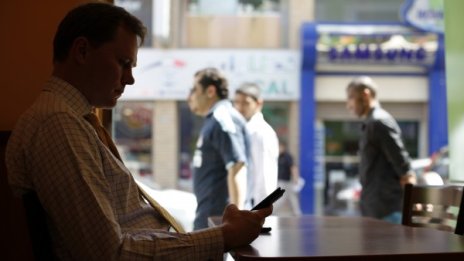 Мобилните оператори няма да подновяват едностранно договорите 