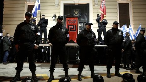 Неонацистката "Златна зора" разширява влиянието си сред младежта 