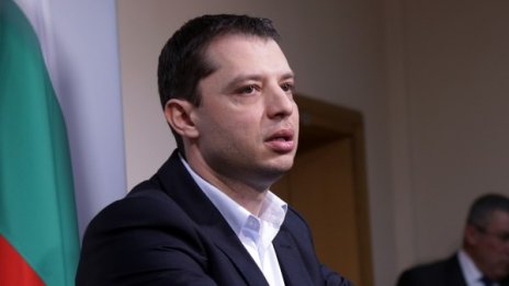 Добрев извади документ, подписан от Овчаров за "Марица Изток" 1 и 3