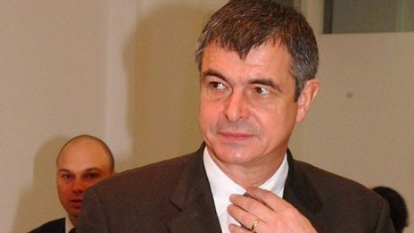 Служебният кабинет трябва да говори с хората за монополите 