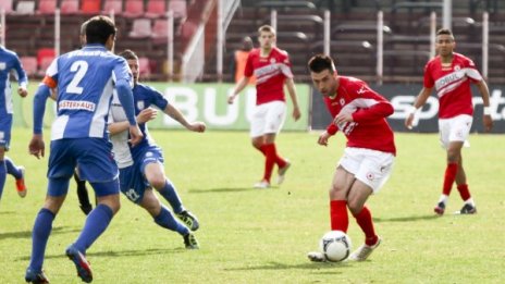 ЦСКА и Локо София си врътнаха безлично 0:0 за купата
