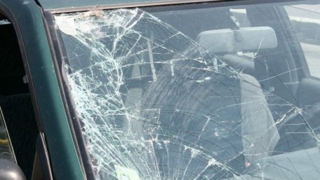 Двама загинали в катастрофи за денонощие