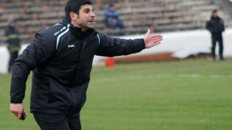 Черно море уволнява Гонзо при загуба от Левски