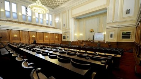 Митове за BG депутат – богаташ, облажил се от властта