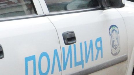 Иззеха цигулка "Страдивариус" и близо 90 старинни книги