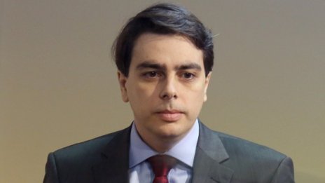 Не съм в конфликт на интереси, отсече Асен Василев 
