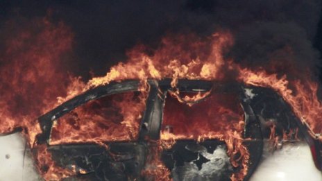 Два автомобила пламнаха в Силистра