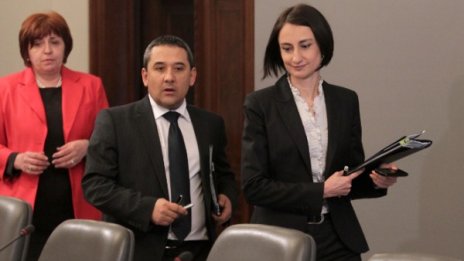 Извънредни помощи за майките ще се дават според доходите