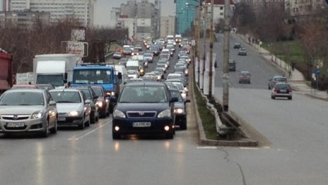 Огромно задръстване заради ремонт по бул. "Иван Гешов" 