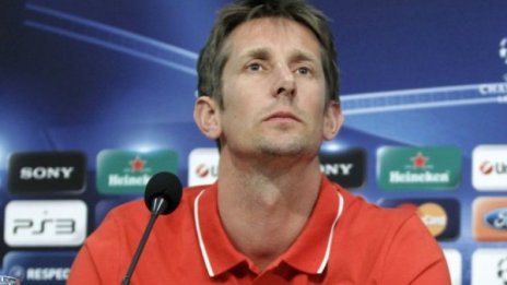 Ван Дер Сар се завръща в игра