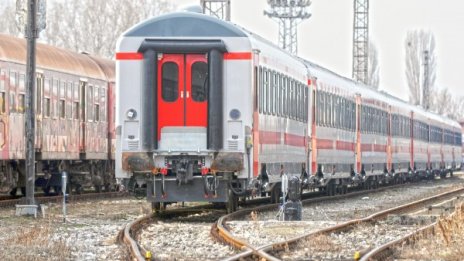 Сигнал за бомба затвори гара Бургас