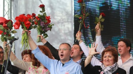 Целта на Станишев: Да върне България на хората
