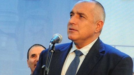 Борисов: Станишев е започнал да чете до половината