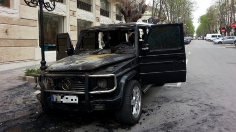 Мерцедес изгоря във Варна