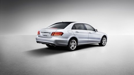 Mercedes-Benz представи дългата E-Class