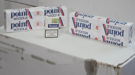 Откриха 45 000 къса цигари и 180 литра алкохол без бандерол 