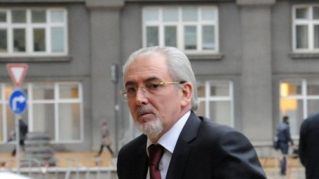 Не подценявайте темата за незаконните подслушвания!