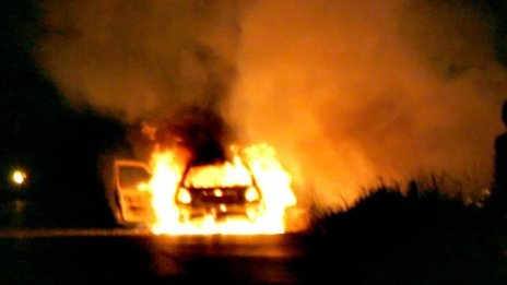 Запалиха кола във Враца