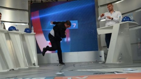 Чаши и яйца в предизборен полет
