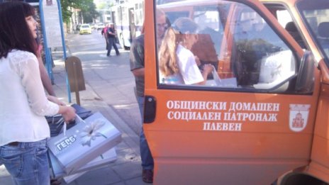 Не било агитация, а дарение