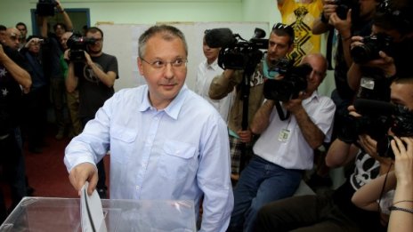 Ще преговаряме с всички - без ГЕРБ, отсече Станишев 