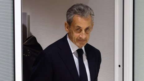 Бившият френски президент Саркози влиза в затвора "Санте" днес