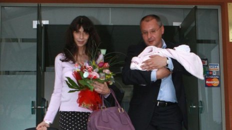 Станишев остави ергенлъка, влиза женен в новото НС 