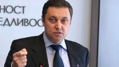 РЗС: ДПС изпратиха купения пудел да ги защитава!