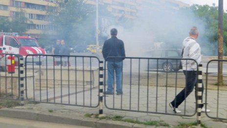 Автомобил пламна в движение на  бул. "България"