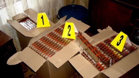 Митничари хванаха 52 360 къса нелегални цигари