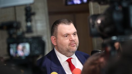 Пеевски хвали управляващите: Бързо отпушиха ушичките за пенсиите
