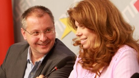 Станишев оставка не дава, иска вот на доверие от своите 