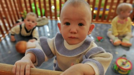 Чужденци хомосексуални двойки без право да осиновяват русначета