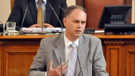 Поведението на Сидеров на КСНС беше безобразно, скочи Кадиев