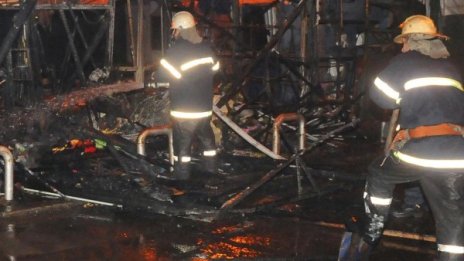 23 лодки изгоряха в пожар на гребната база в Пловдив