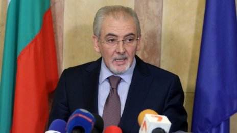 Предсрочният вот не е алтернатива, отсече Местан 